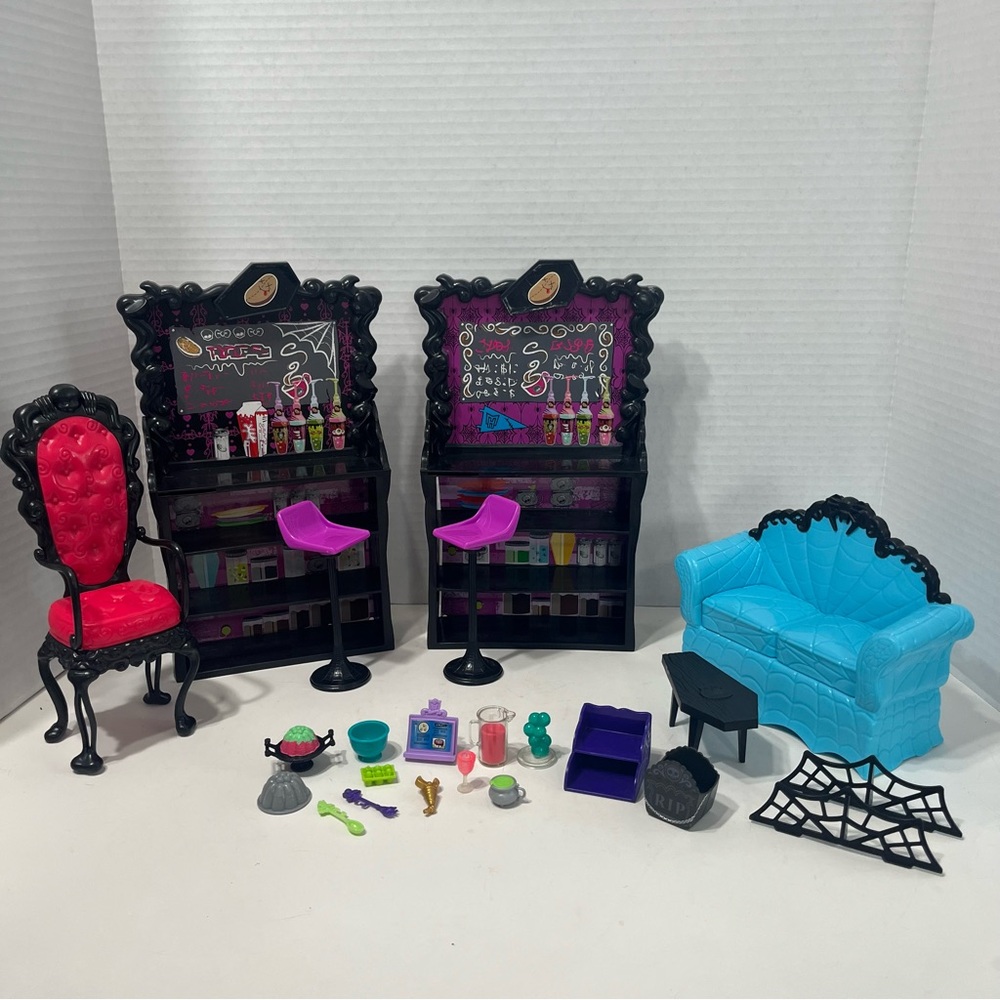 MONSTER HIGH Doll Coffin Bean playset lot toys